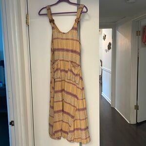 Free people midi dress with pockets!